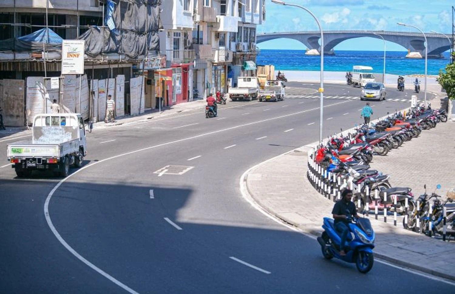 ބަހަކާއި ސައިކަލެއް ޖެހި އެކްސިޑެންޓެއް ހިނގައިފި 