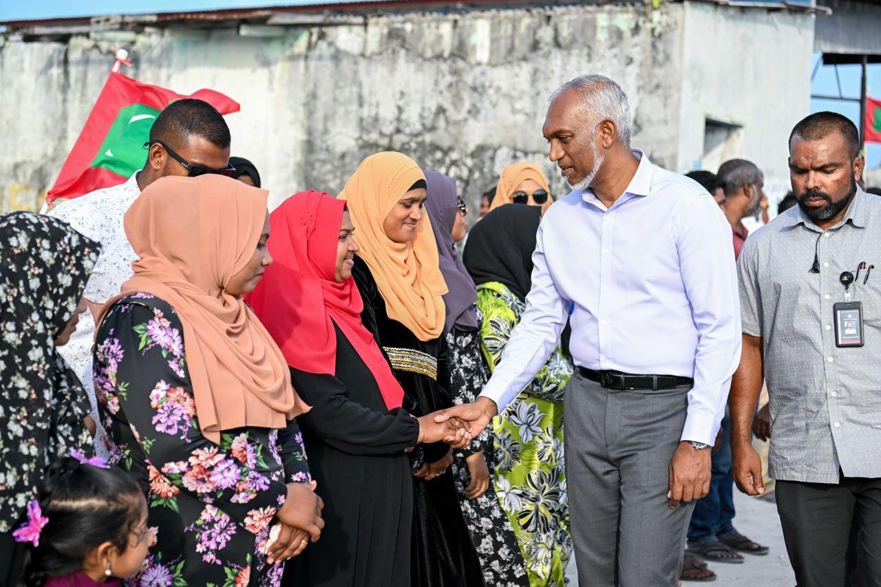 ރައީސް ޑރ މުޙައްމަދު މުޢިއްޒު، ރ.އަތޮޅު އިނގުރައިދޫއަށް ވަޑައިގެން 