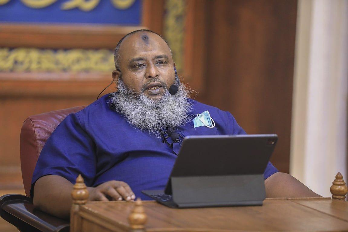 ރައީސް ޞާލިޙަކީ ނަޝީދުފަދަ ފިނޑިއެއް ނޫން: ޑރ.އިޔާޒް
