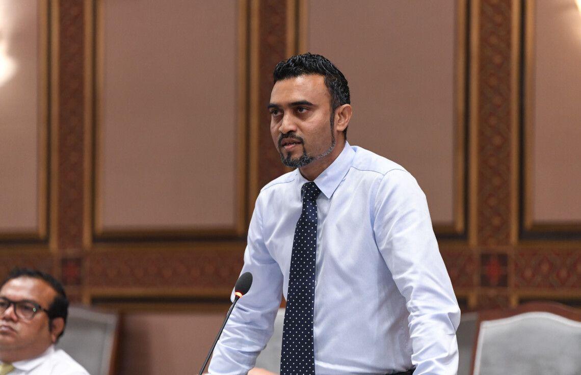 ޓެކްސް ބޮޑޮ ކޮށްގެން ސަރުކާރުން ކުރާހާވެސް ކަމަކީ އެ ފައިސާކޮޅު ވަގަށް ނެގުން: ނާޒިލް