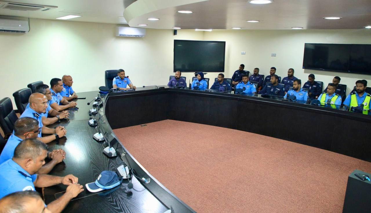 ރަހީނުކުރި މީހާ ސަލާމަތްކުރި ފުލުހުންނަށް ކޮމިޝަނަރގެ ތަޢުރީފު