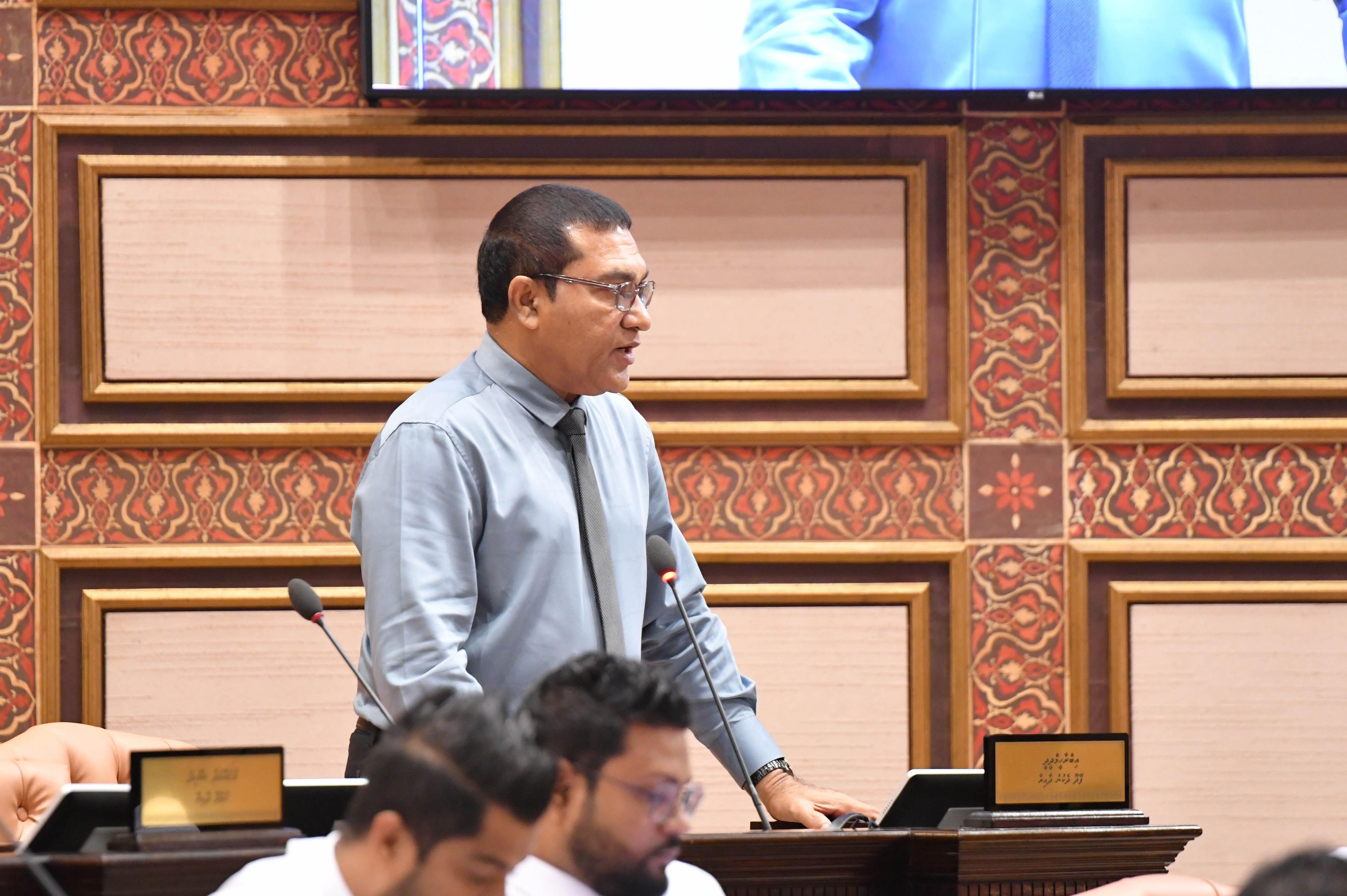 ރައްޔިތުންގެ މަޖިލީހުގެ ފޭދޫ ދެކުނު ދާއިރާގެ މެންބަރު އިބްރާހިމް ދީދީ ---