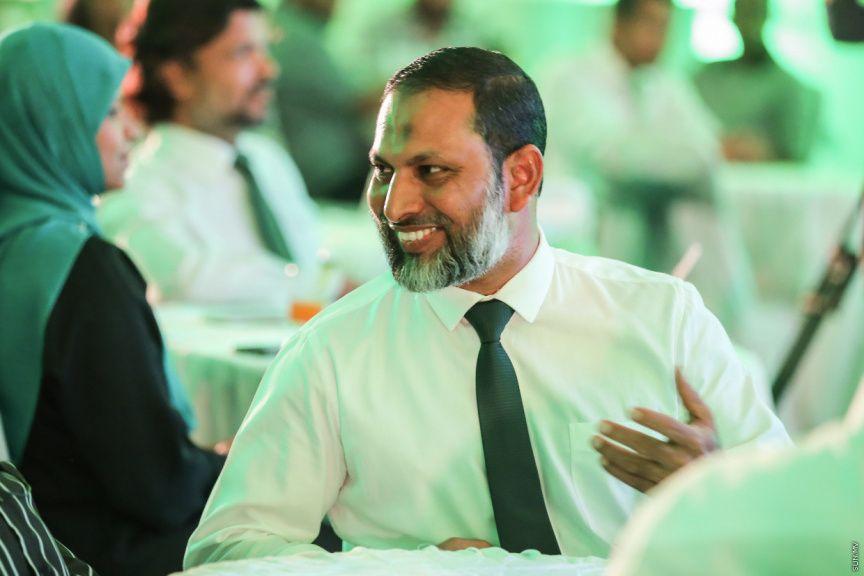 ލަނޑު ޖަހަން ނޭނގުނު މީހަކަށް ކުޅުންތެރިން ލައްވާ ލަނޑެއް ނުޖެހޭނެ: ހޯމް މިނިސްޓަރ