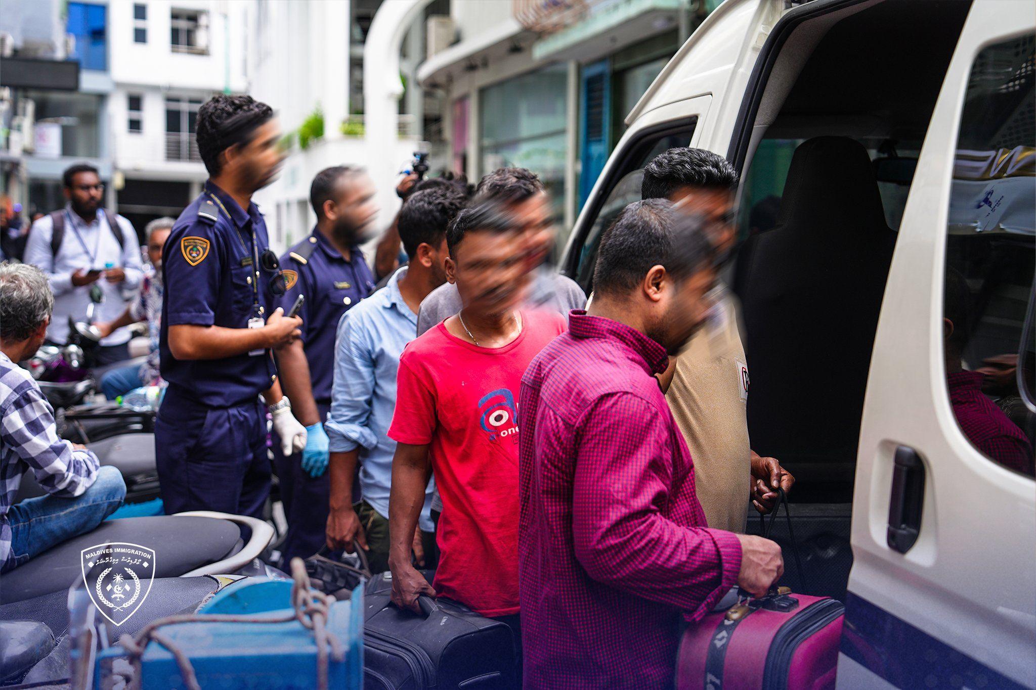 އޮކްޓޫބަރުގެ ނިޔަލަށް 188،359 ބިދޭސީންގެ ބަޔޯމެޓްރިކްސް ވަނީ ނަގާފަ