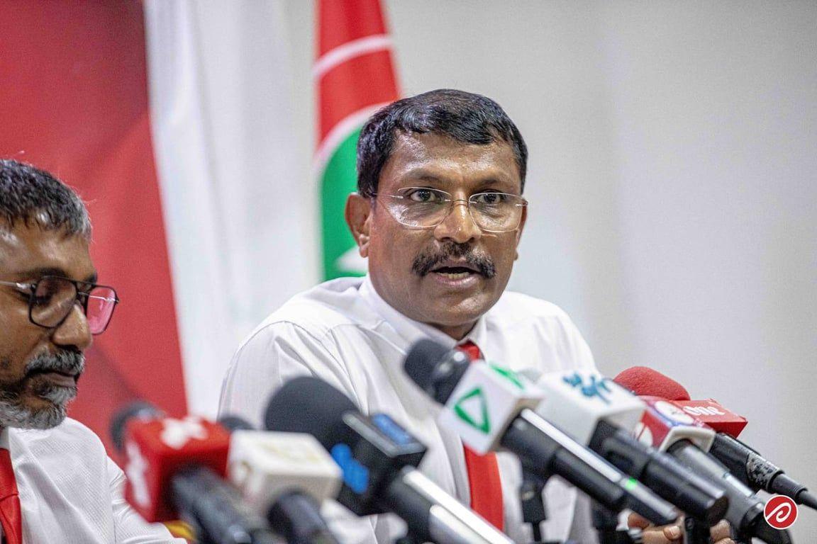 ކެމްޕޭންގައި ރައީސްޑރ މުއިއްޒު  ކުރެއްވި މަސައްކަތް ވަޒީރުންނާއި މެމްބަރުން ނުކުރޭ: ރިޔާޒް ރަޝީދު 