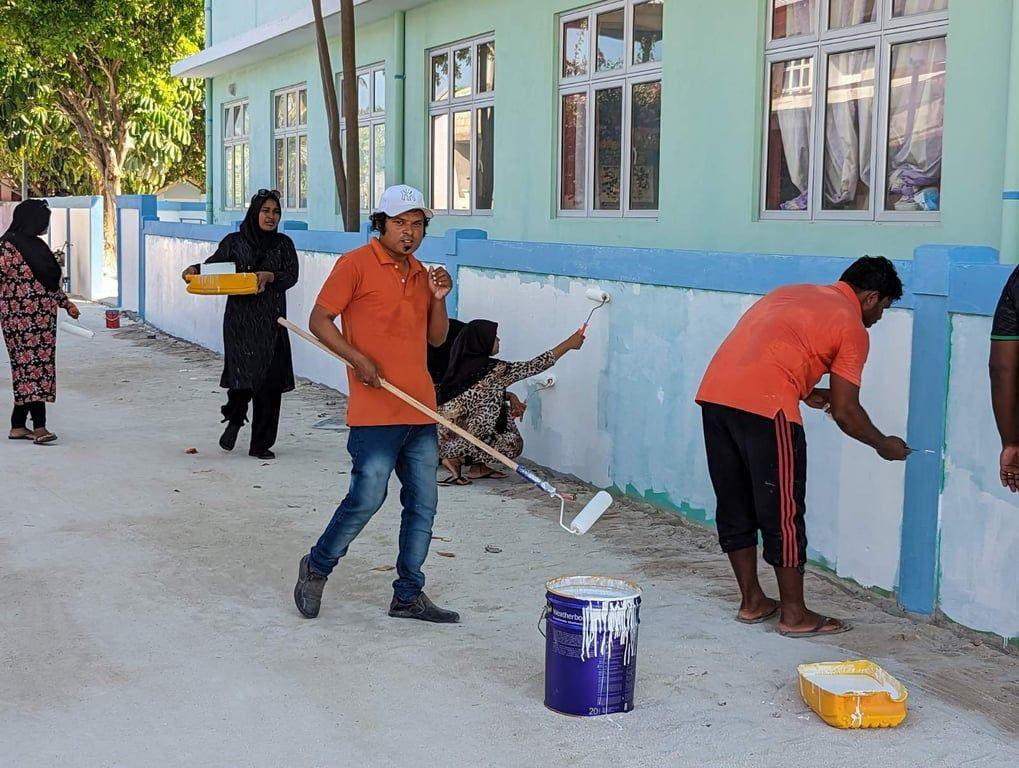 އިހަވަންދޫ ސުކޫލު ޒީނަތްތެރިކުރުމަށް ނިކުތީ ޕޯލްސްޓާ!