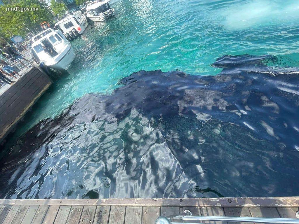 ކަޅު ތެލުން ރަސްމީ ފާލަމުގެ ފަޅުތެރެ ތަޣައްޔަރުވެއްޖެ 