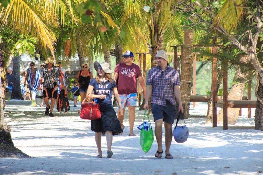ހުސްވި ހަފްތާގައި ރާއްޖެ އައި ފަތުރުވެރިންގެ އަދަދު ބައިލައްކައަށް ވުރެ އިތުރުވެއްޖެ