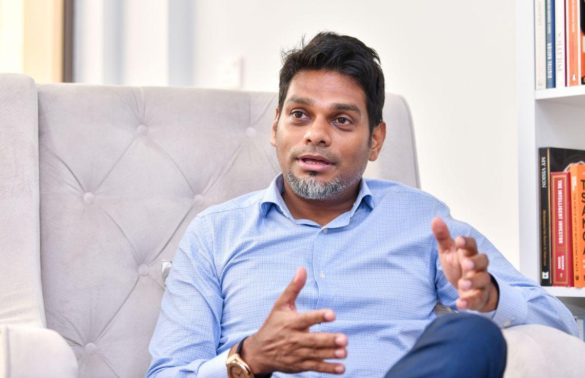 ޑިވަލޮޕްމަންޓް ބޭންކަށް މީހަކު ޖަމާކުރި 1 މިލިއަން ޑޮލަރު ނަގަންދިޔައިރު ނެތް،  ވަނީ  އެ ބޭނުންކޮށްފައި: އަމްރު