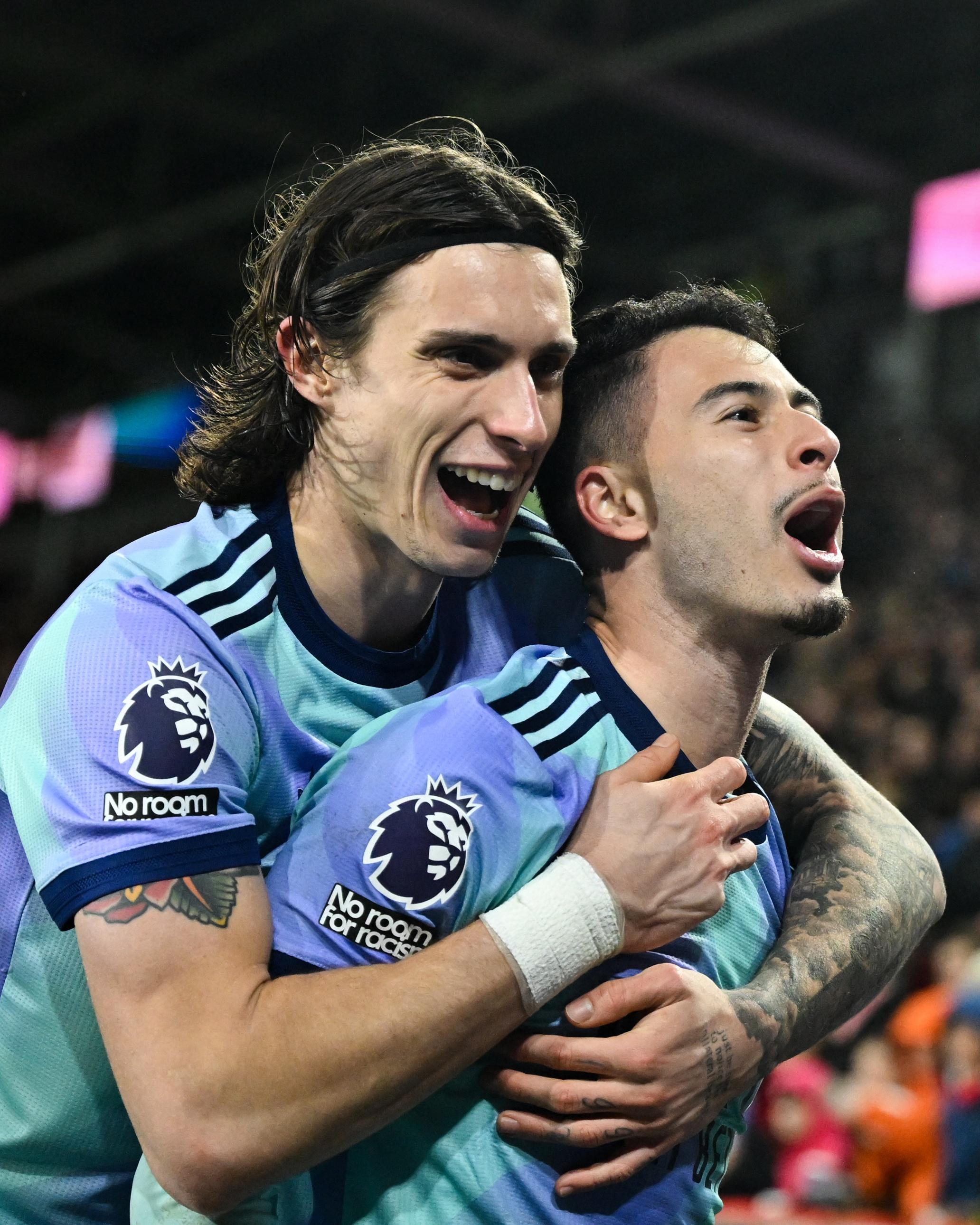 އާސެނަލް ދޭކަށް, ނޮޓިންގހަމް ފޮރެސްޓް ތިނަކަށް