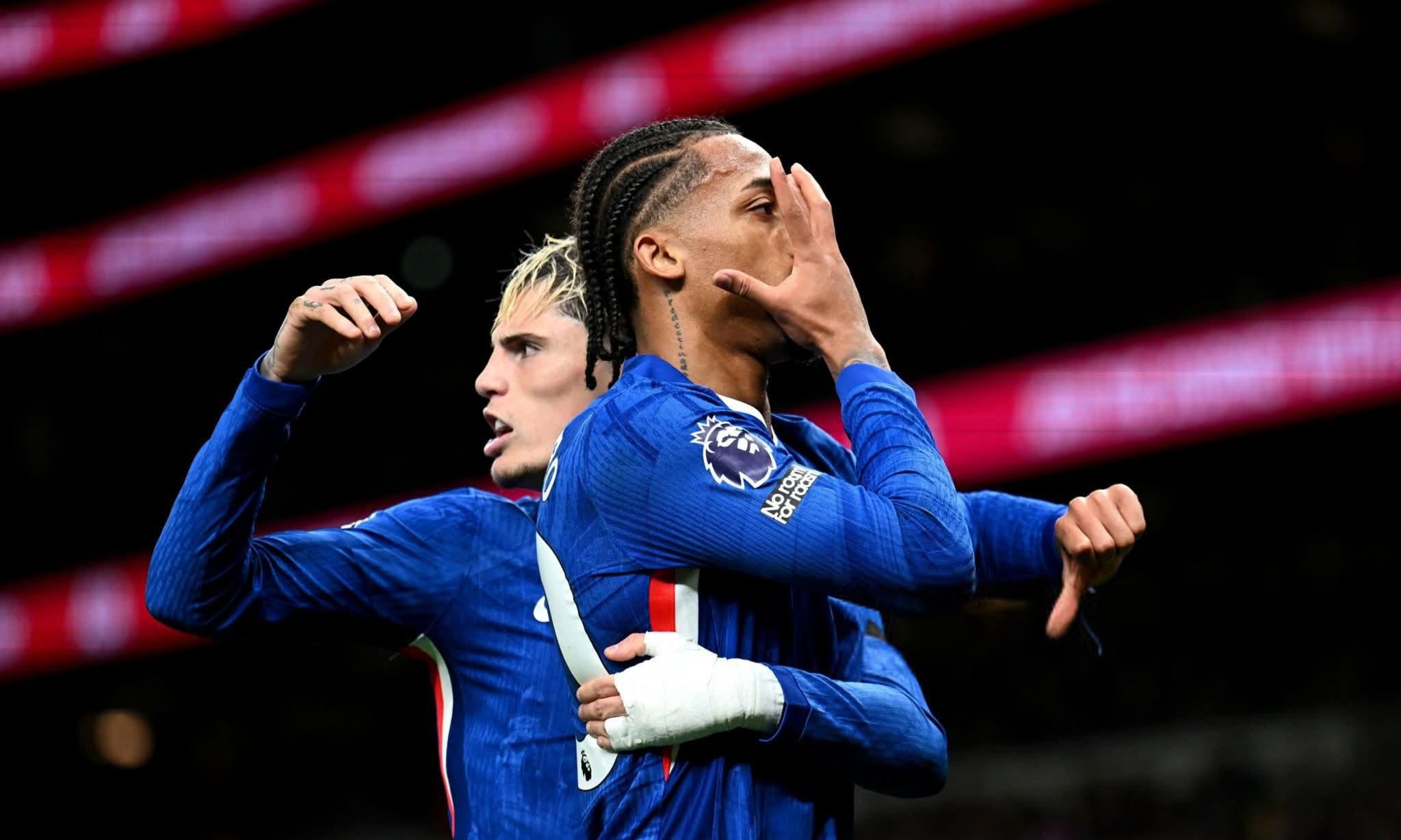 ޖޮއާއު ޕެޑްރޯގެ ލަނޑާއެކު ޗެލްސީ އިން ޓޮޓެންހަމް ބަލިކޮށްފި