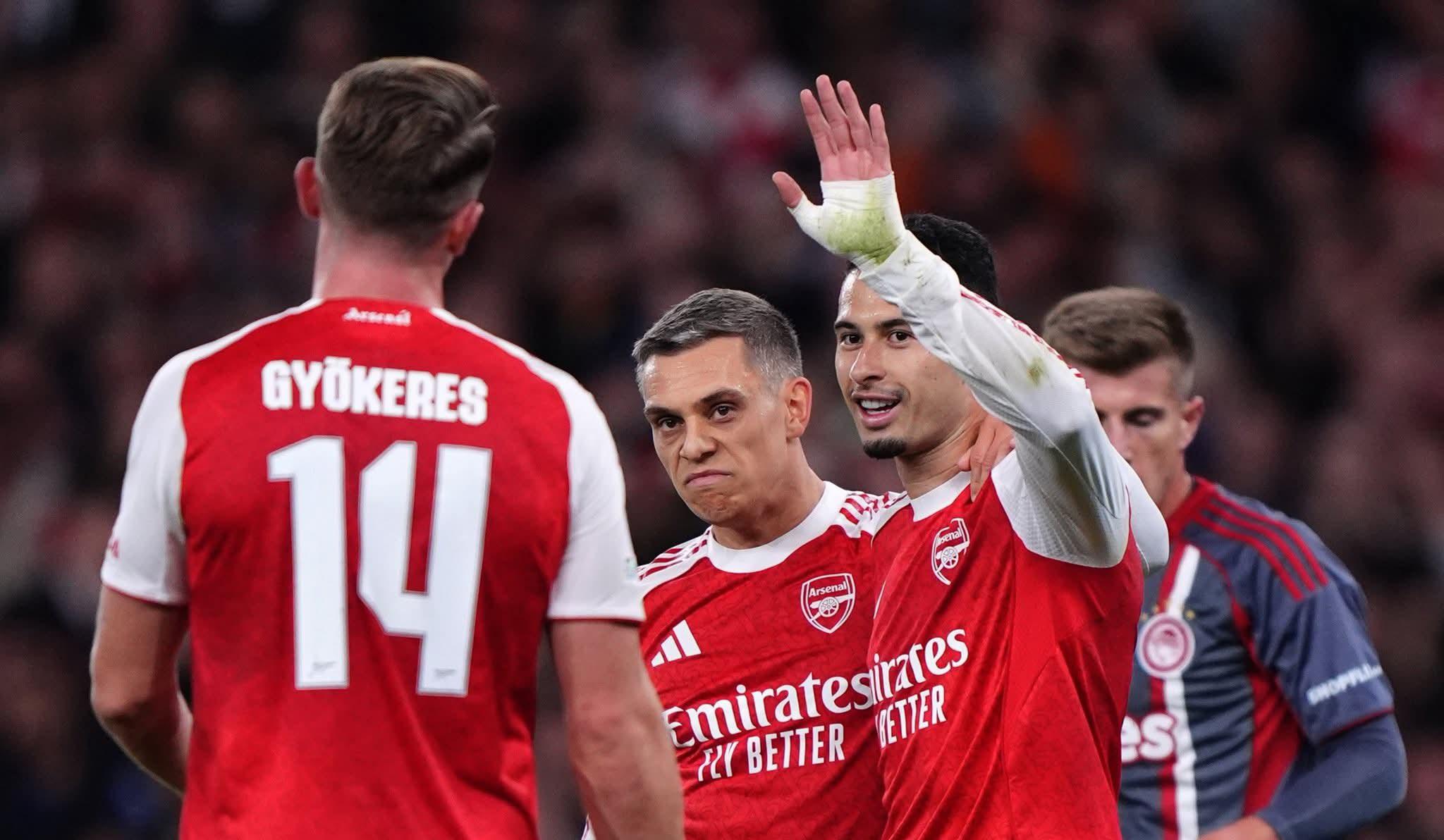 އާސެނަލް އާއި ބަޔާން މިޔުނިކް ހަމަބިމަށް ތިރިކޮށްފި