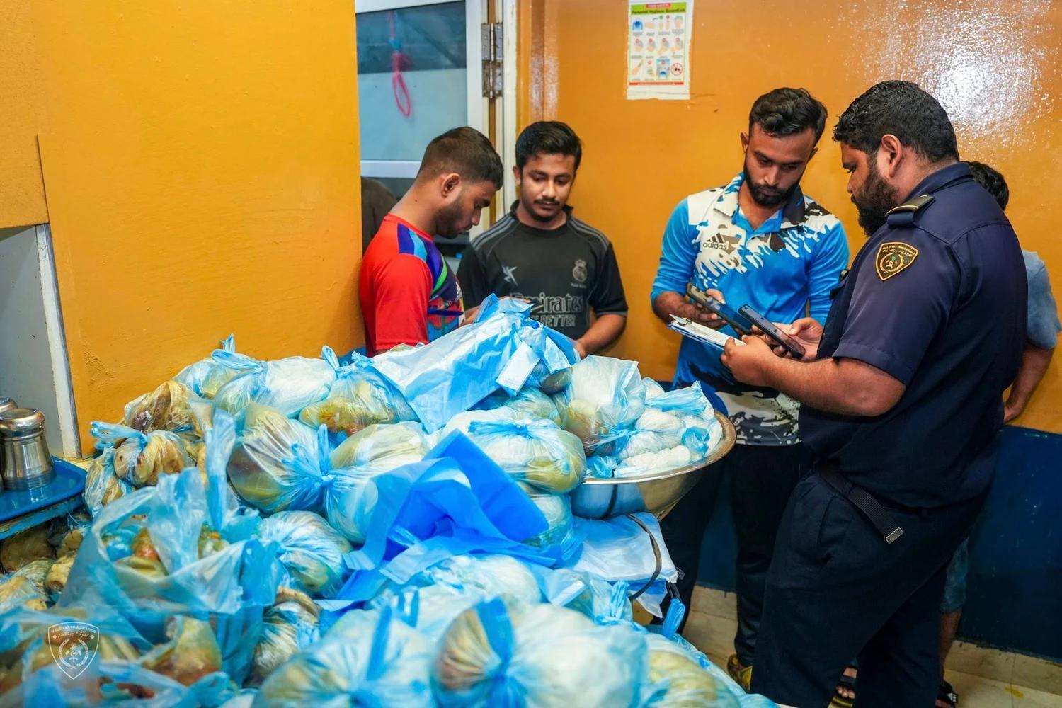 ގަވާއިދާ ހިލާފަށް އުޅެމުންދިޔަ ބިދޭސީއަކު ހައްޔަރުކޮށްފި 