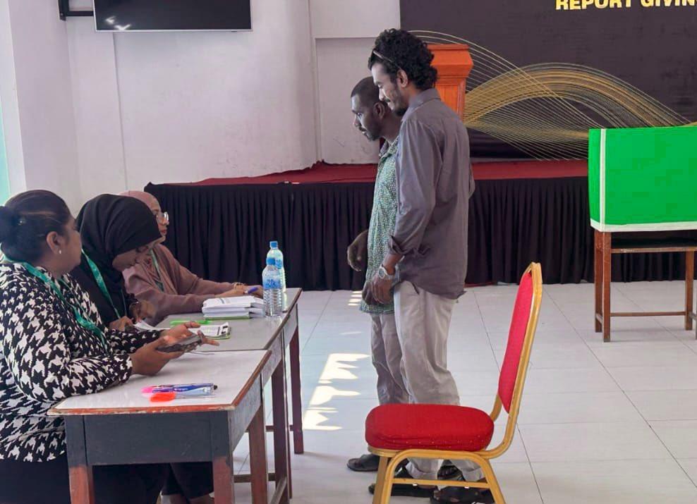 ޕީއެންސީ ޕްރައިމަރީގެ ވޯޓުލުން ކުރިއަށްދަނީ