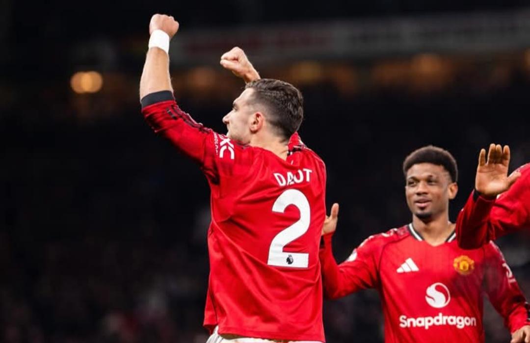 ވެސްޓްހަމް އާއި އެއްވަރުވެ، ޔުނައިޓެޑުން ފުރުސަތު ނަގާލައިފި