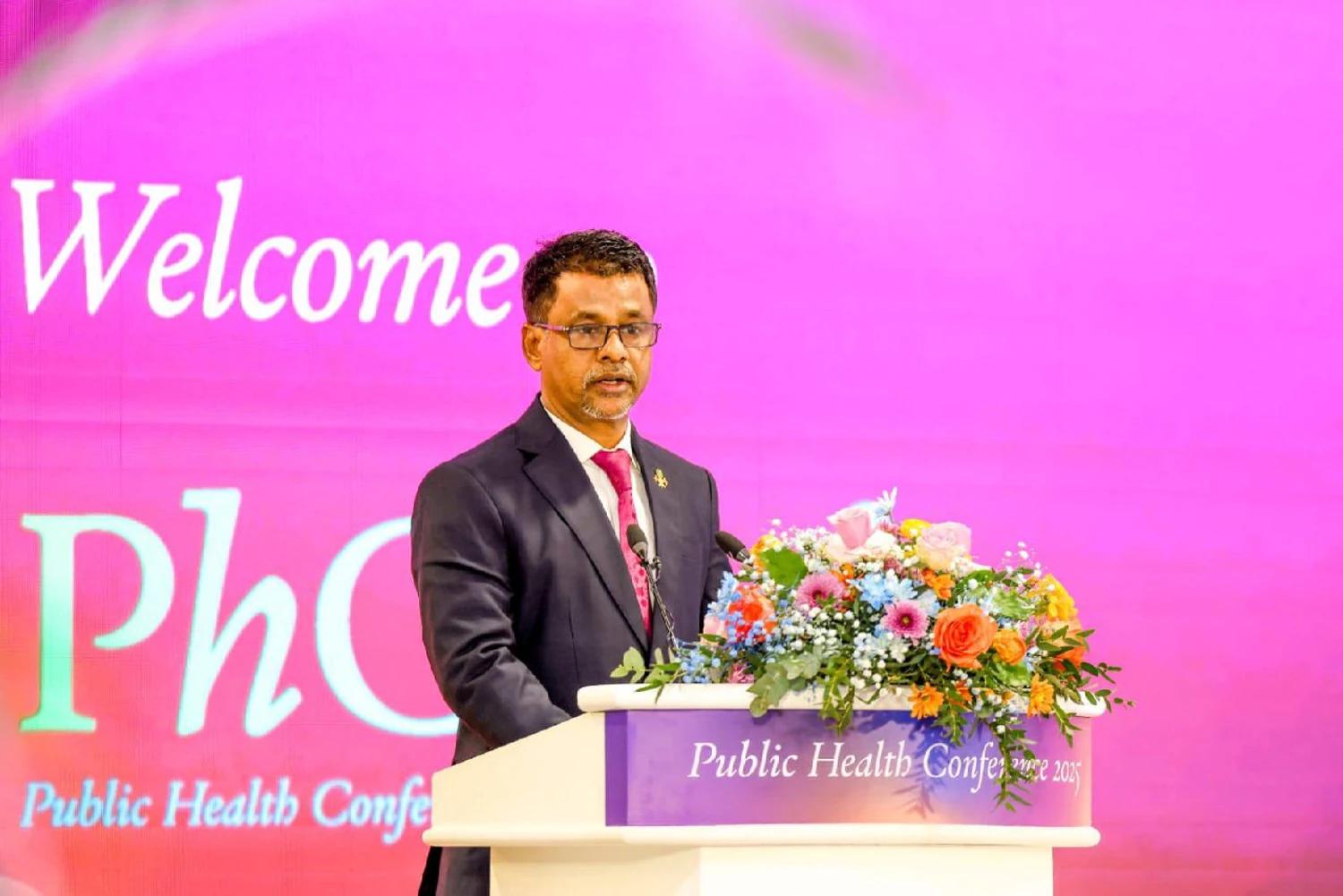  ބިދޭސީންގެ ސިއްހީ ހާލަތަށް ހައްލު ހޯދަންޖެހޭ: މިނިސްޓަރ ނާޒިމް 