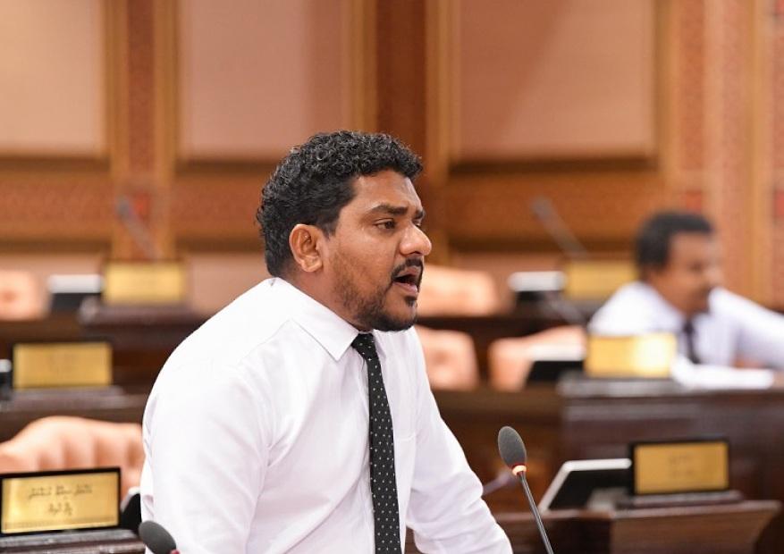 މައުރޫފް ޑޮކްޓަރަށް ގެންދިޔައީ ބަންދުގައި ހުންނަވަނިކޮށް ދިމާވި ކަމަކުން ނޫން: ފުލުހުން