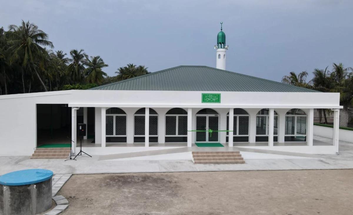 ފޯކައިދޫގައި އަލަށް ޢިމާރާތް ކުރެވުނު މިސްކިތް ރަސްމީކޮށް ހުޅުވައިފި