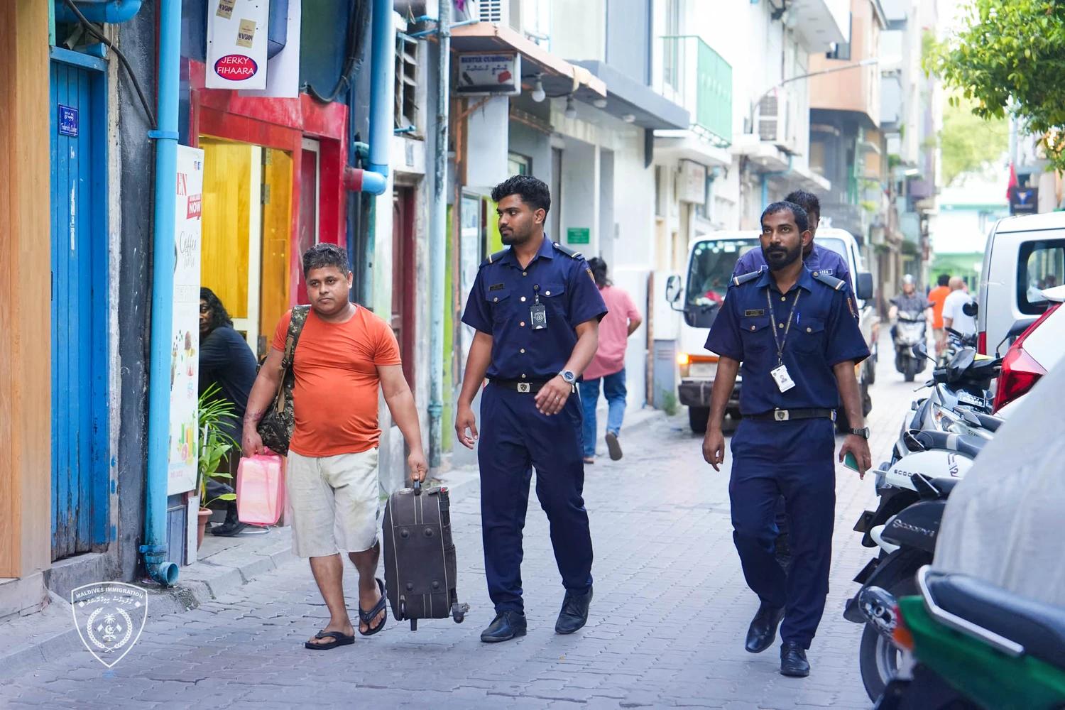 ރާއްޖެއަށް ޑްރަގު ގެނައި ބިދޭސީ އަކު އުމުރަށް ޖަލަށް!