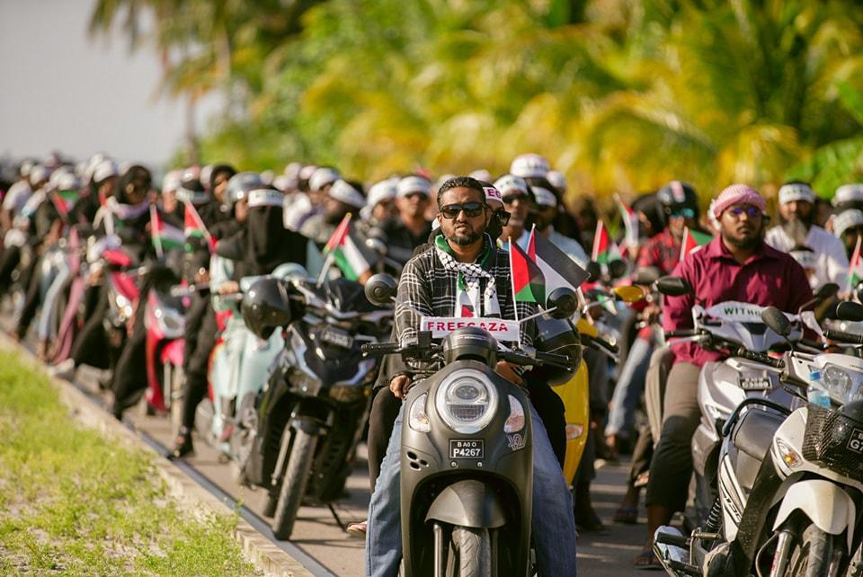 ގިނަ އަދަދެއް ބައިވެރީންނާއެކު "މުޅި ލާމު ޣައްޒާއާއެކު" ވެހިކަލް  ބުރު ބާއްވައިފި