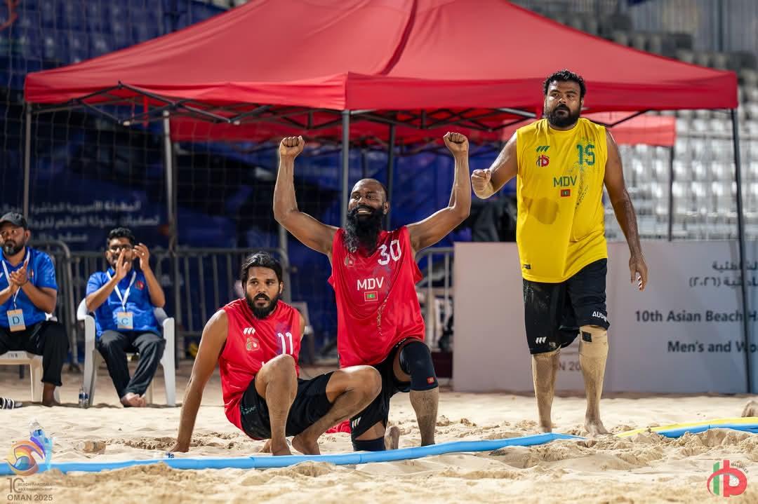 ފަހަތުން އަރައި ދިވެހި ޓީމުން ހޮންކޮންގް ބަލިކޮށްފި 