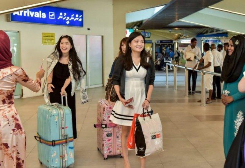 1 ލައްކައަށްވުރެ ގިނަ ފަތުރުވެރިން ޗައިނާއިން ރާއްޖެއަށް ޒިޔާރަތްކޮށްފި 