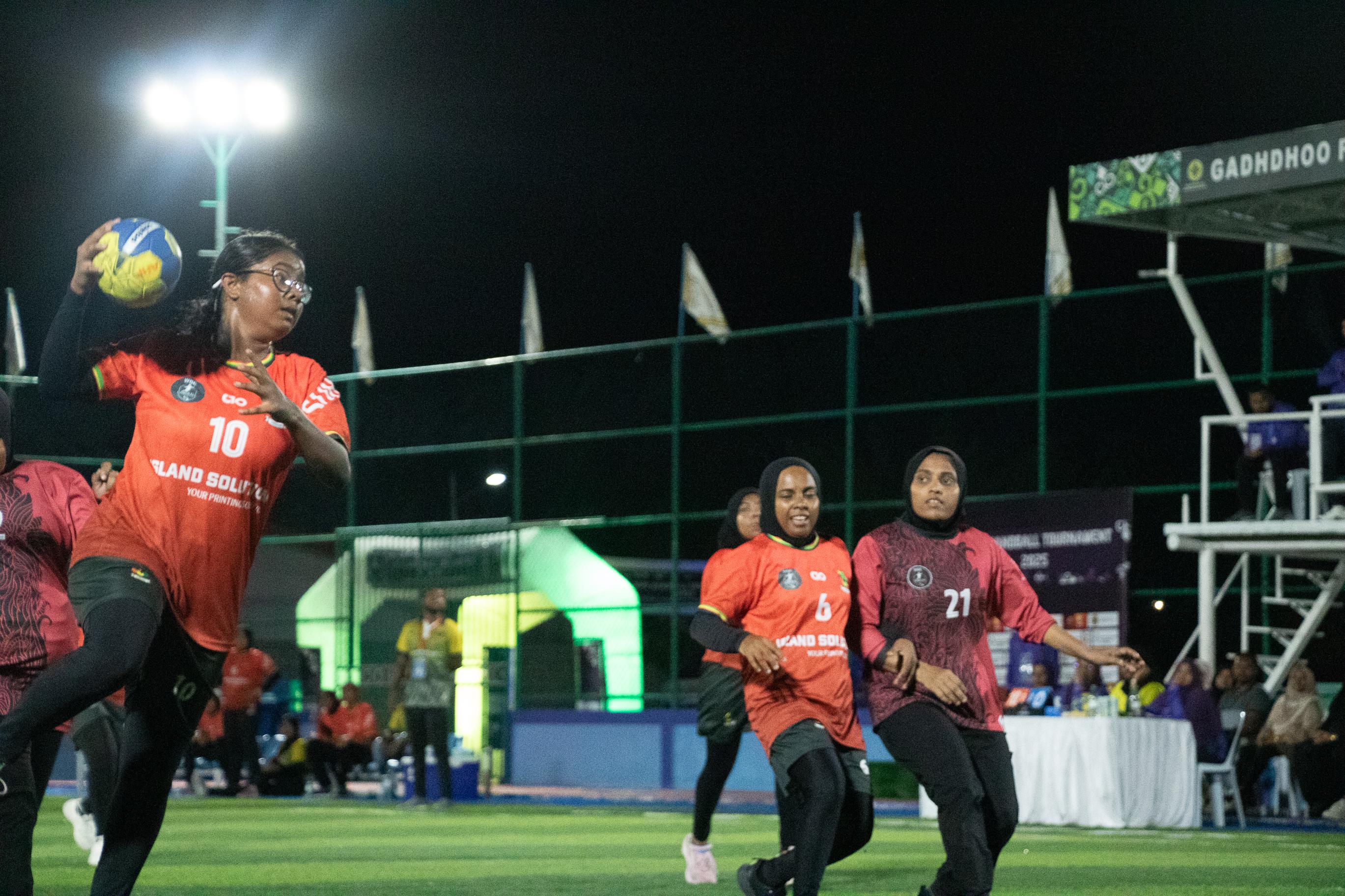 ފަސޭހަކަމާއެކު ރޯޔަލްސް ބަލިކޮށް ގަސްދޮށުން  ޕްލޭއޮފްގެ ޖާގައެއް ކަށަވަރުކޮށްފި