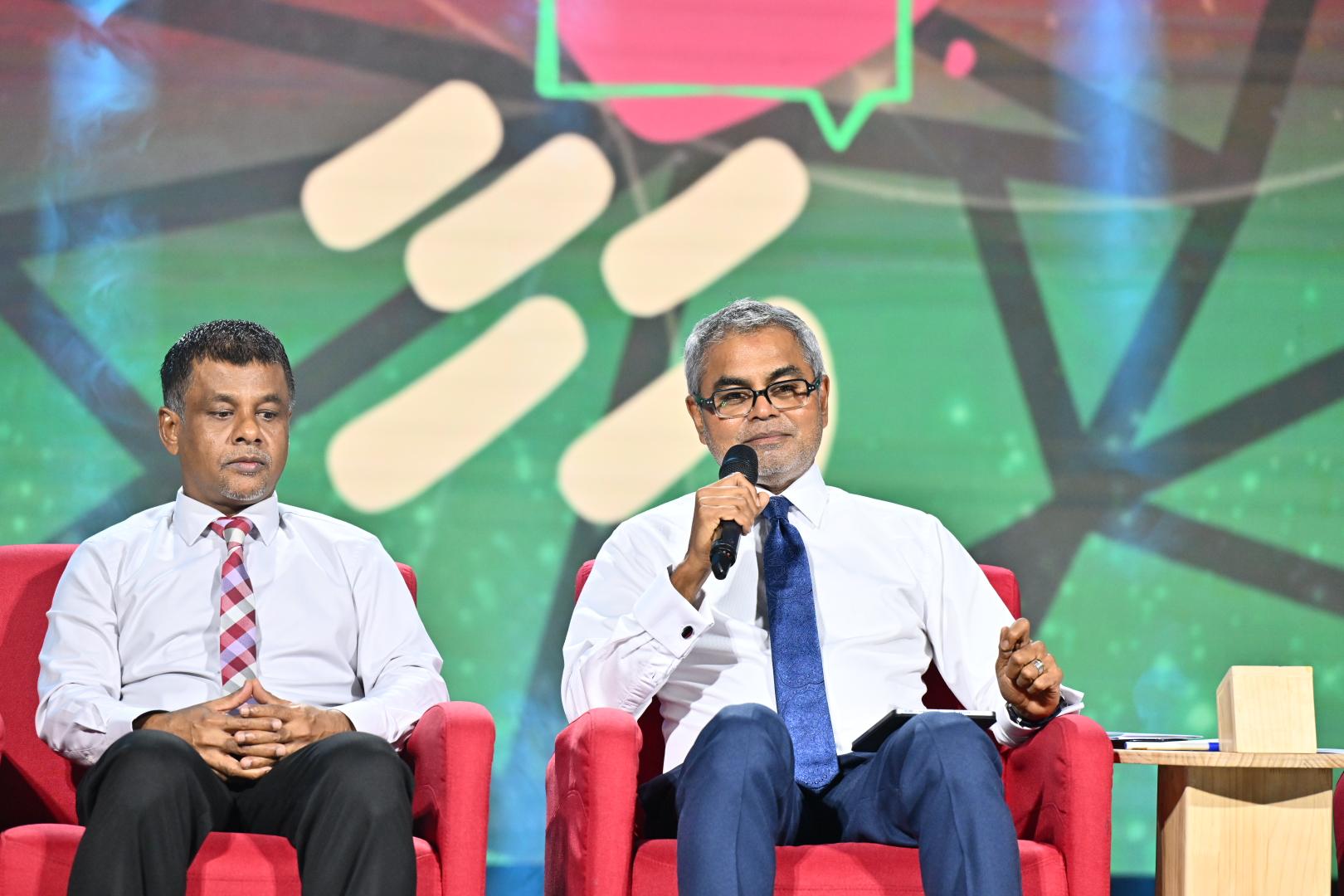 ވޭސްޓް މެނޭޖްމެންޓް ދާއިރާއިން ގިނަ ބަޔަކުވަނީ ޓްރެއިން ކުރެވިފައި: ޓޫރިޒަމް އެންޑް އެންވަޔަރަމަންޓް މިނިސްޓަރ ތޯރިގް 