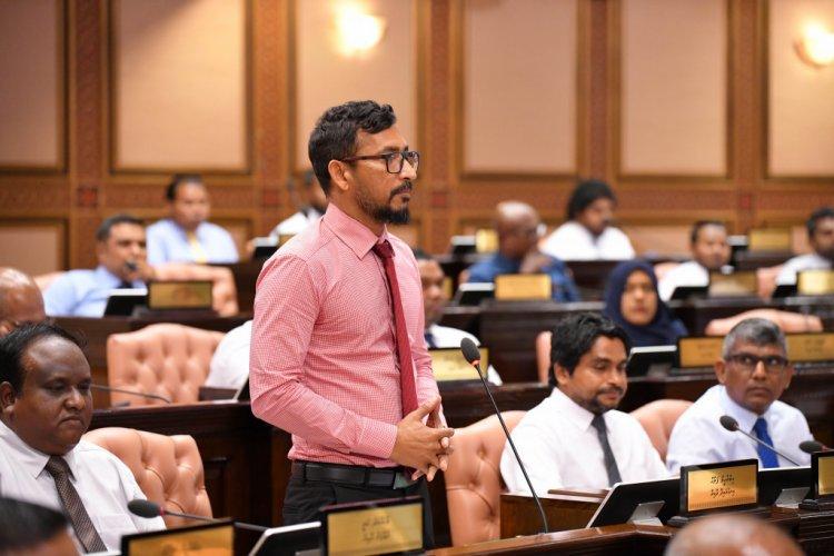 ރައްޔިތުންގެ ޚިިޔާލު ހޯދުމުގެ އާންމު ވޯޓު ނެގުމުގެ ބިލު ކޮމީޓިއަށް