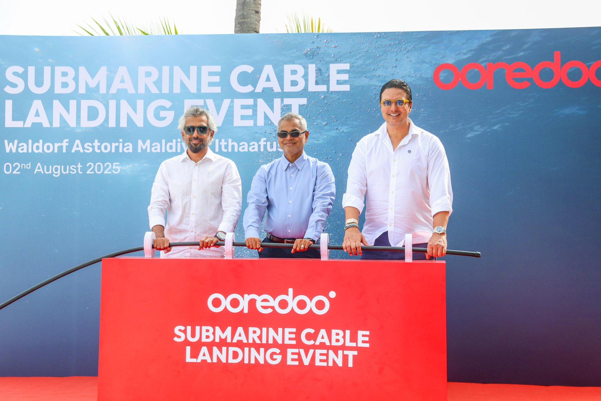 ސަބްމެރިން ކޭބަލް އެޅި ފުރަތަމަ ރިސޯޓަކަށް އިތާފުށި