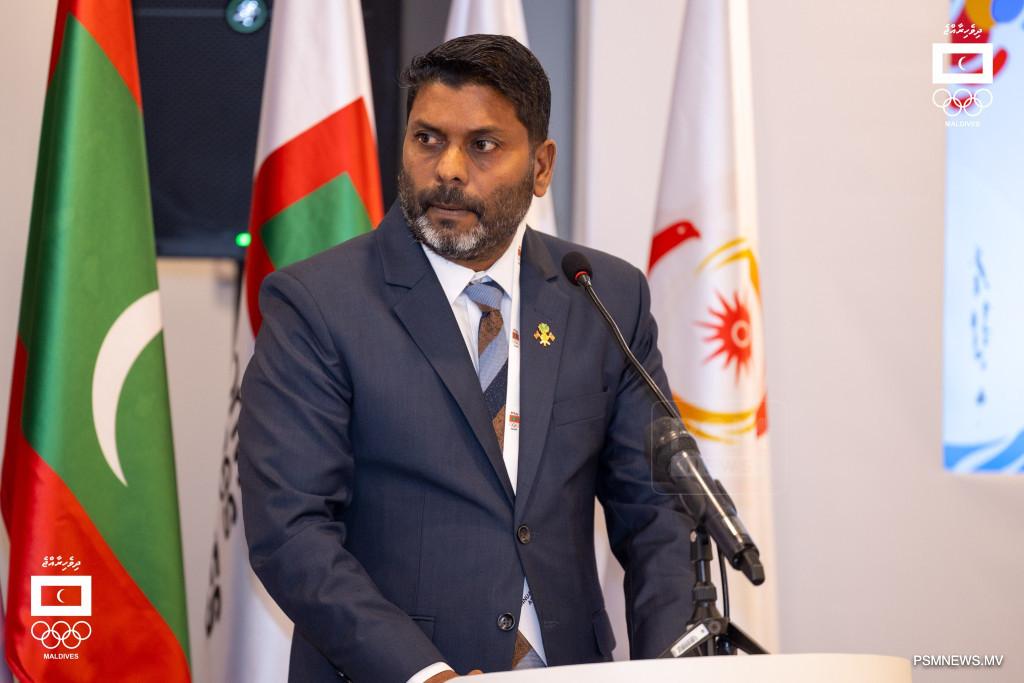  ރޭސިންގ ޓްރެކް އަޅަން ބިން ހިއްކާ ސަރަޙައްދުގެ ހިމާޔަތަށް ބޭނުންވާ ބޮޑުހިލަ ގެނައުމުގެ މަސައްކަތް  ދަނީ ކުރަމުން 