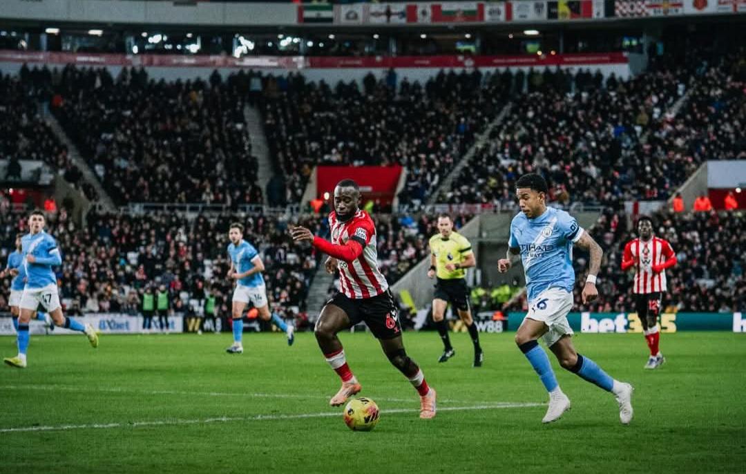 ސަންޑަލޭންޑާއި އެއްވަރުވެ މެންޗެސްޓާ ސިޓީ އިން ފުރުސަތު ނަގާލައިފި