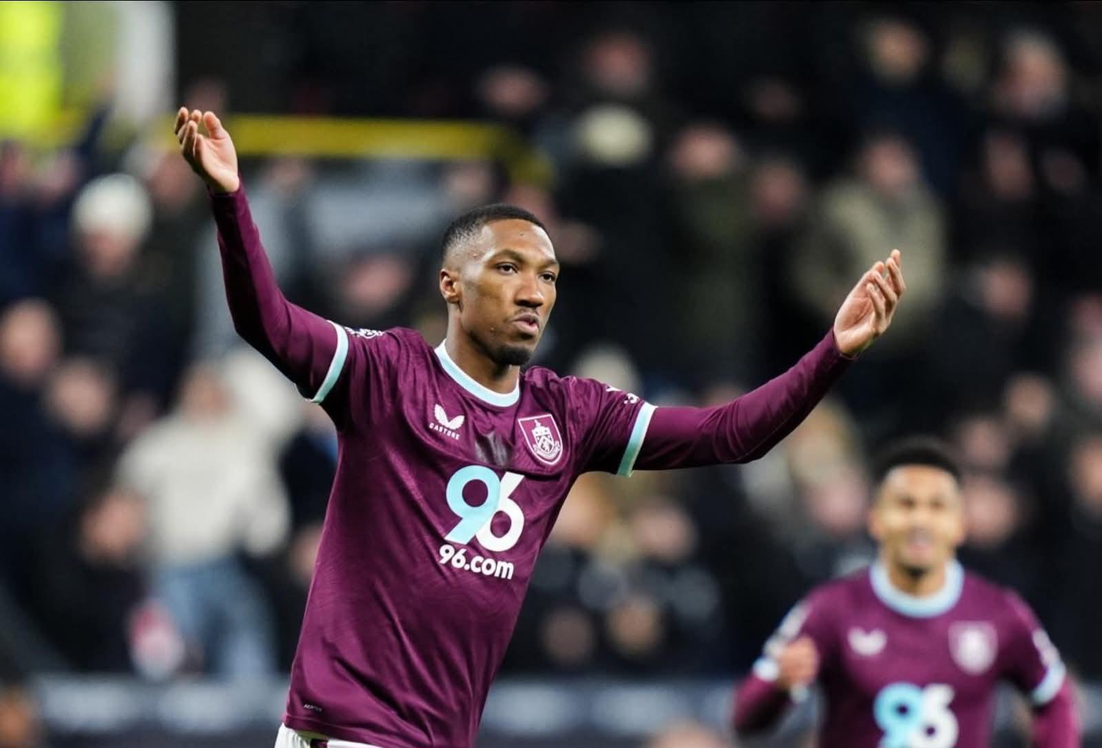 ތާވަލުގެ ފުލުން ދެވަނައިގައި އޮތް ބާންލީ އިން ވެސް ޔުނައިޓެޑް މޮޅުވިޔަނުދީ ހިފަހައްޓައިފި