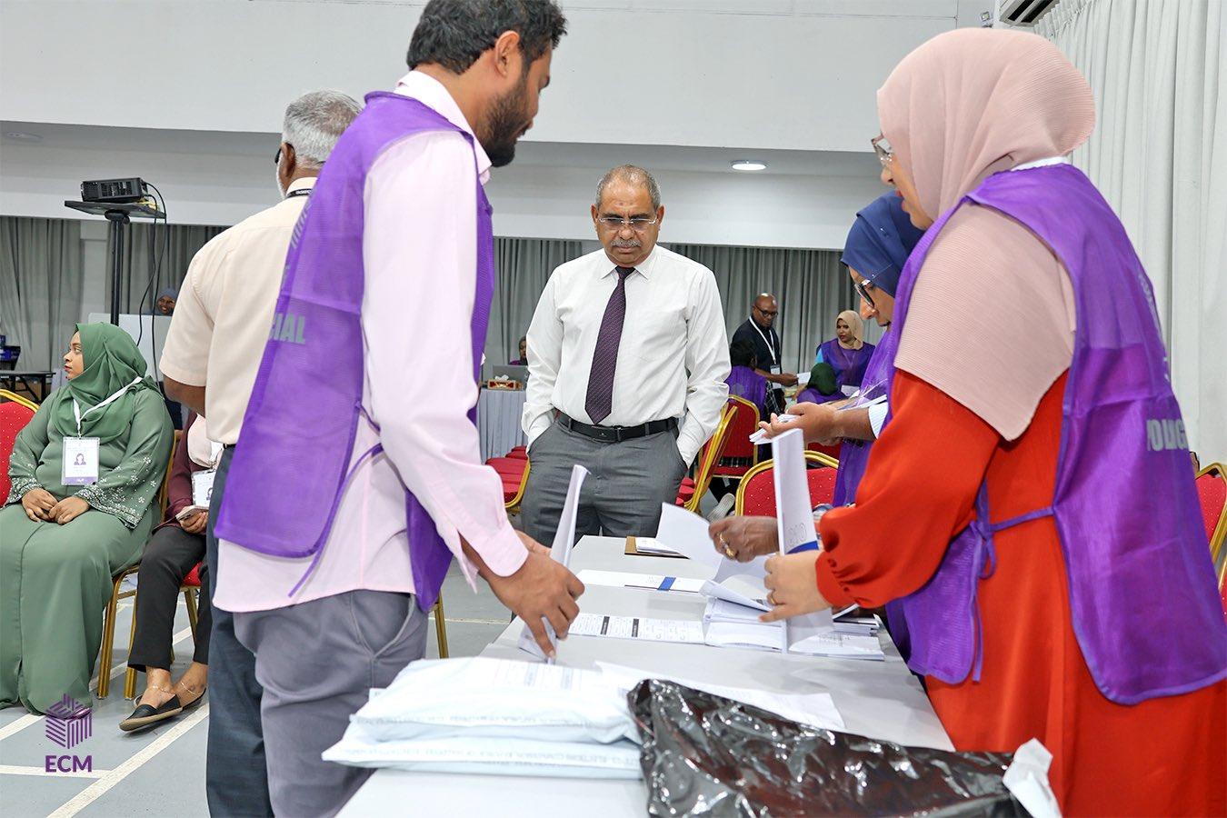 ކައުންސިލް އިންތިހާބު ބޭރުގެއޮބްޒާވަރުން ފޯމުހުށަހަޅަން ހުޅުވާލައިފި