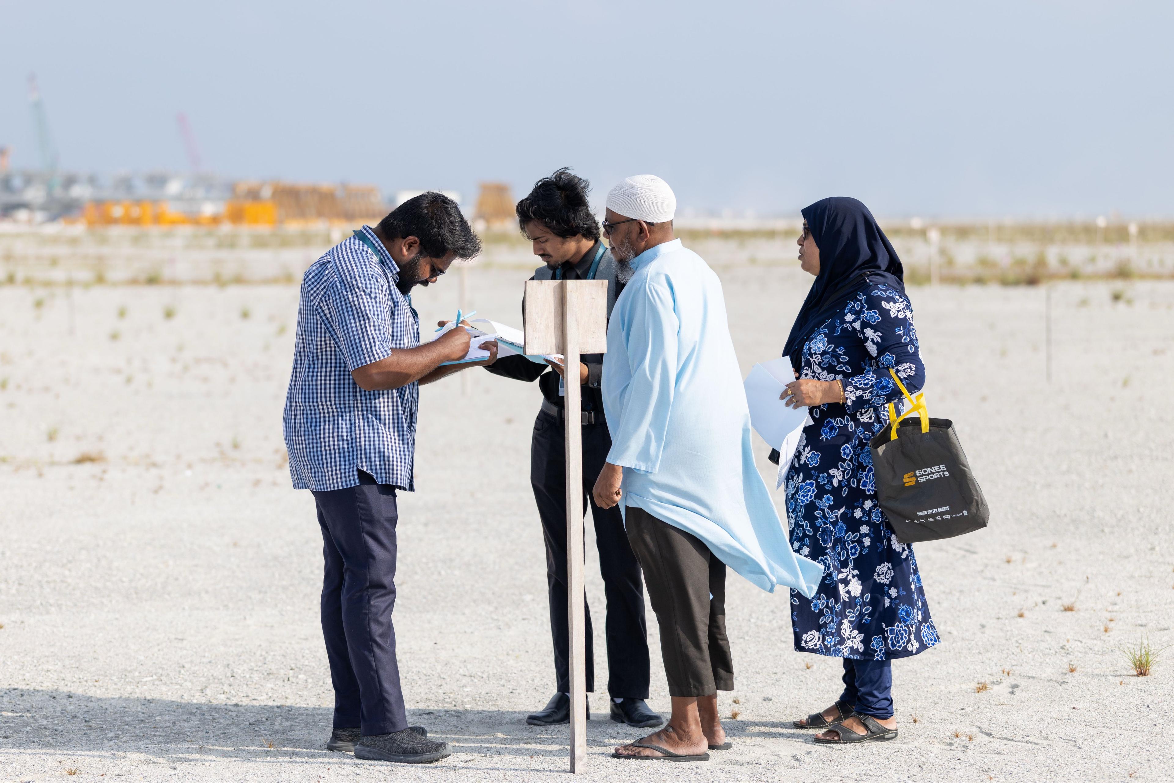 އެމްޑީޕީ ސަރުކާރުގައި ފުލެޓާއި ގޯއްޗަށް ކުރިމަތިލީ މީހުންނަށް ގޯއްޗާ ފުލެޓުދޭން މާލޭ މޭޔަރު ގޮވާލައިފި