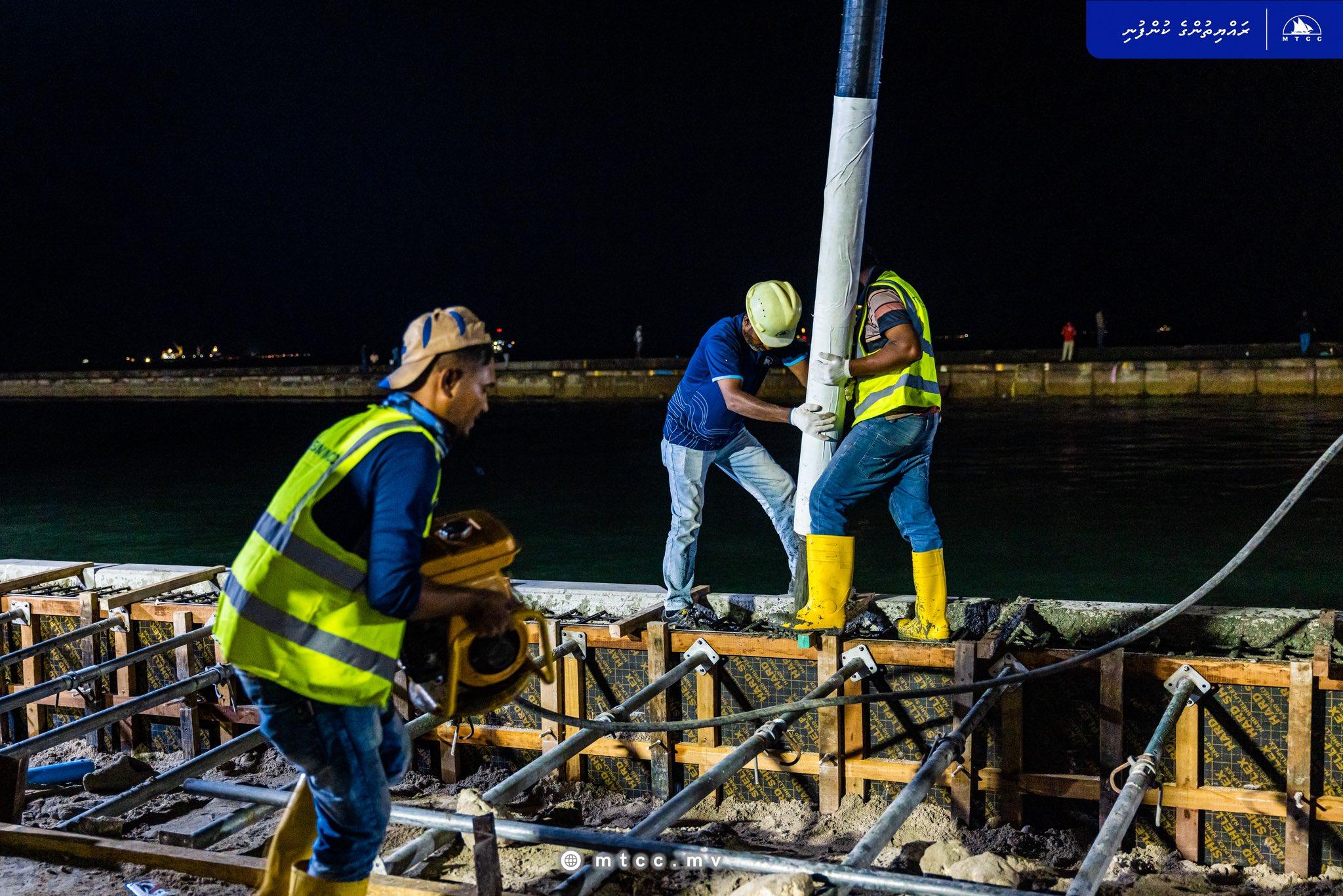 ބޮޑުތަކުރުފާނު މަގުފުޅާކުރުން:  55 މީޓަރުގެ އެއްގަމު ތޮށީގެ މަސައްކަތް ނިންމާލައިފި