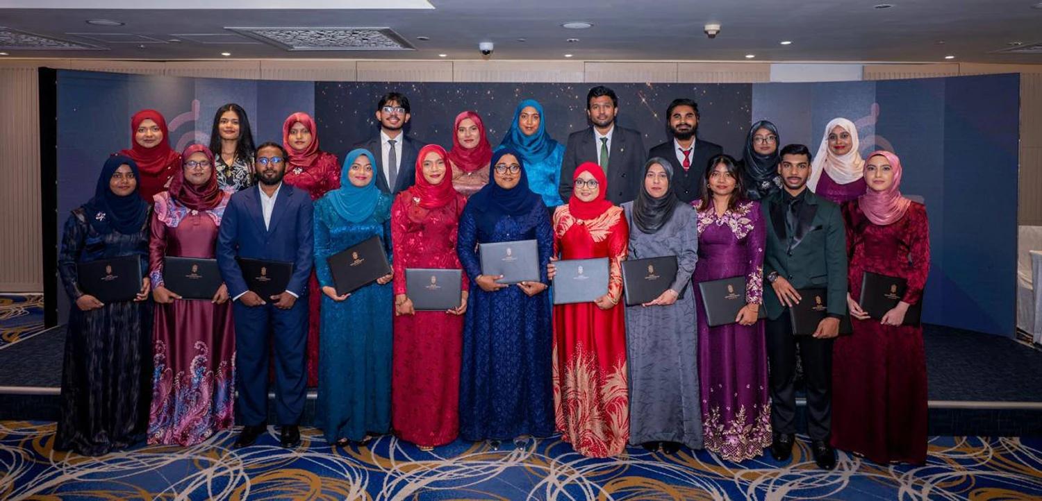 އޭޑީކޭ ހޮސްޕިޓަލުން ކުރިއަށްގެންދިޔަ މެޑިކަލް އިންޓާންޝިޕް ޕްރޮގްރާމް ނިންމާލައިފި