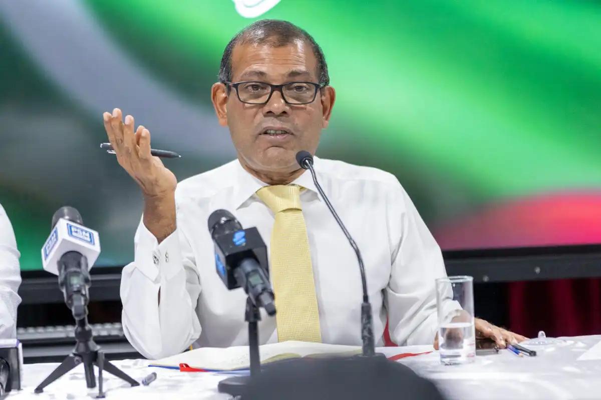 ހޯމް ސްކޫލިންއާ ބެހޭ ބިލުގެ އަމާޒަކީ އަންހެން ކުދިން ޖާރިޔާއިންނަށް ހެދުން: ރައީސް ނަޝީދު