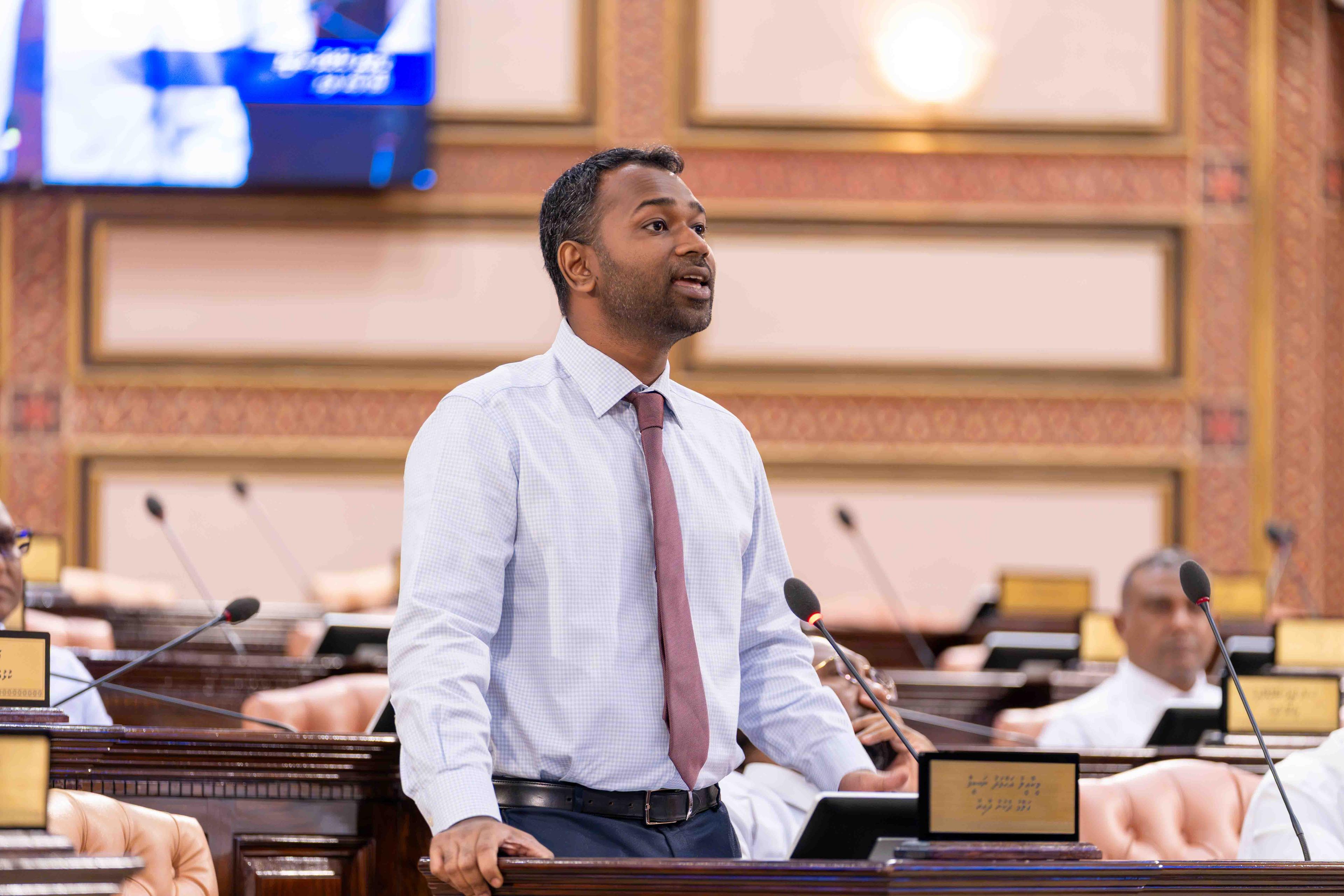 ކުށްކޮށްގެން ހޯދާފައިވާ ފައިސާ ދައުލަތަށް ނުނެގިގެން އުޅެނީ ގާނޫނެއް ނެތިގެން ނޫން: މީކާއިލް 