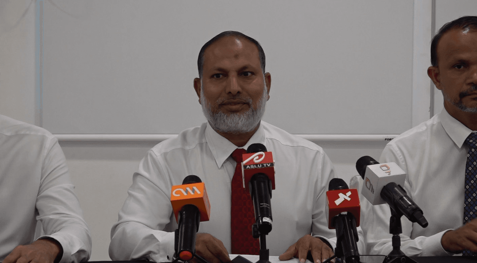ރަސްމާލެ މަޝްރޫއާ ދެކޮޅަށް ބޮޑު އެއްވުމަށް ބާއްވަން ނިންމައިފި
