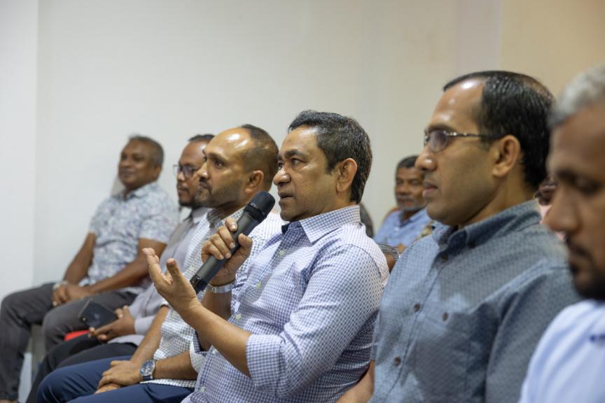 ސަރުކާރުގެ ސިޔާސަތުތަކަށް ރައީސް ޔާމީންގެ ތޫނު ސުވާލުތަކެއް!