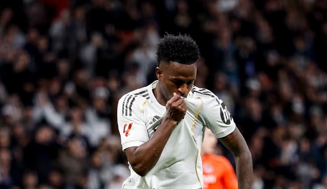 ވިނީގެ ދެލަނޑާއެކު ސޮސިއެޑާޑް ބަލިކޮށް ރެއާލް މެޑްރިޑް އެއްވަނައަށް