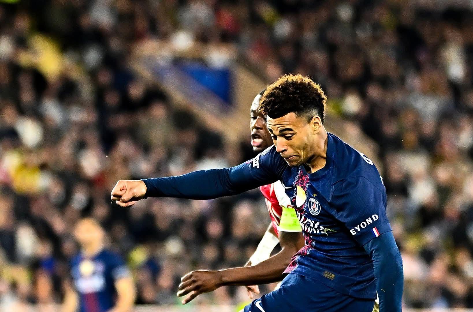 ޑޫއޭގެ ދެލަނޑާއެކު ރަށުން ބޭރުގައި ޕީއެސްޖީ އިން މޮނާކޯ