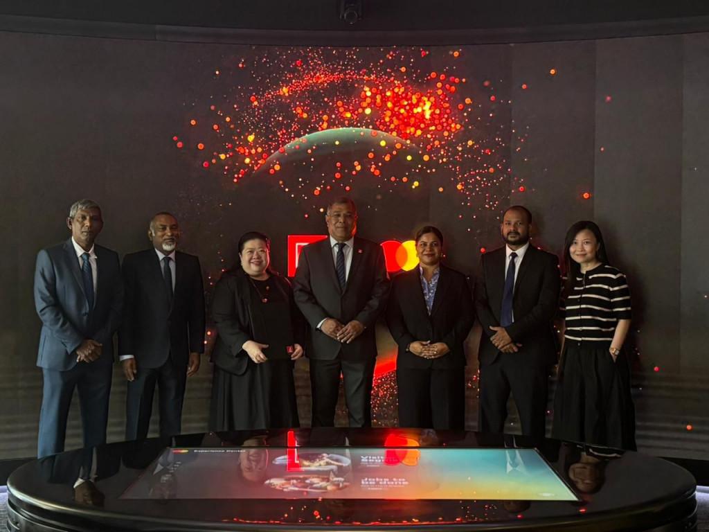  ބީއެމްއެލްއިން މާސްޓަރކާޑާއެކު މުވައްޒަފުން ތަމްރީން ކުރުމުގެ އެއްބަސްވުމެއްގައި  ސޮއިކޮށްފި