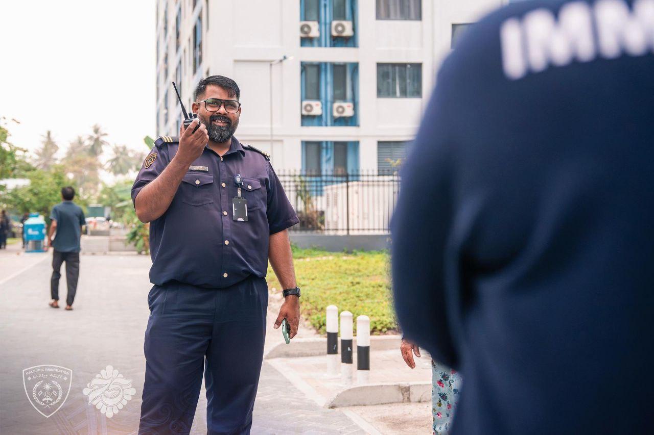 ގަވާއިދާ ހިލާފަށް އުޅެމުންދިޔަ 10 ބިދޭސީއަކު އިމިގްރޭޝަންގެ ބެލުމުގެ ދަށަށް ގެންގޮސްފި