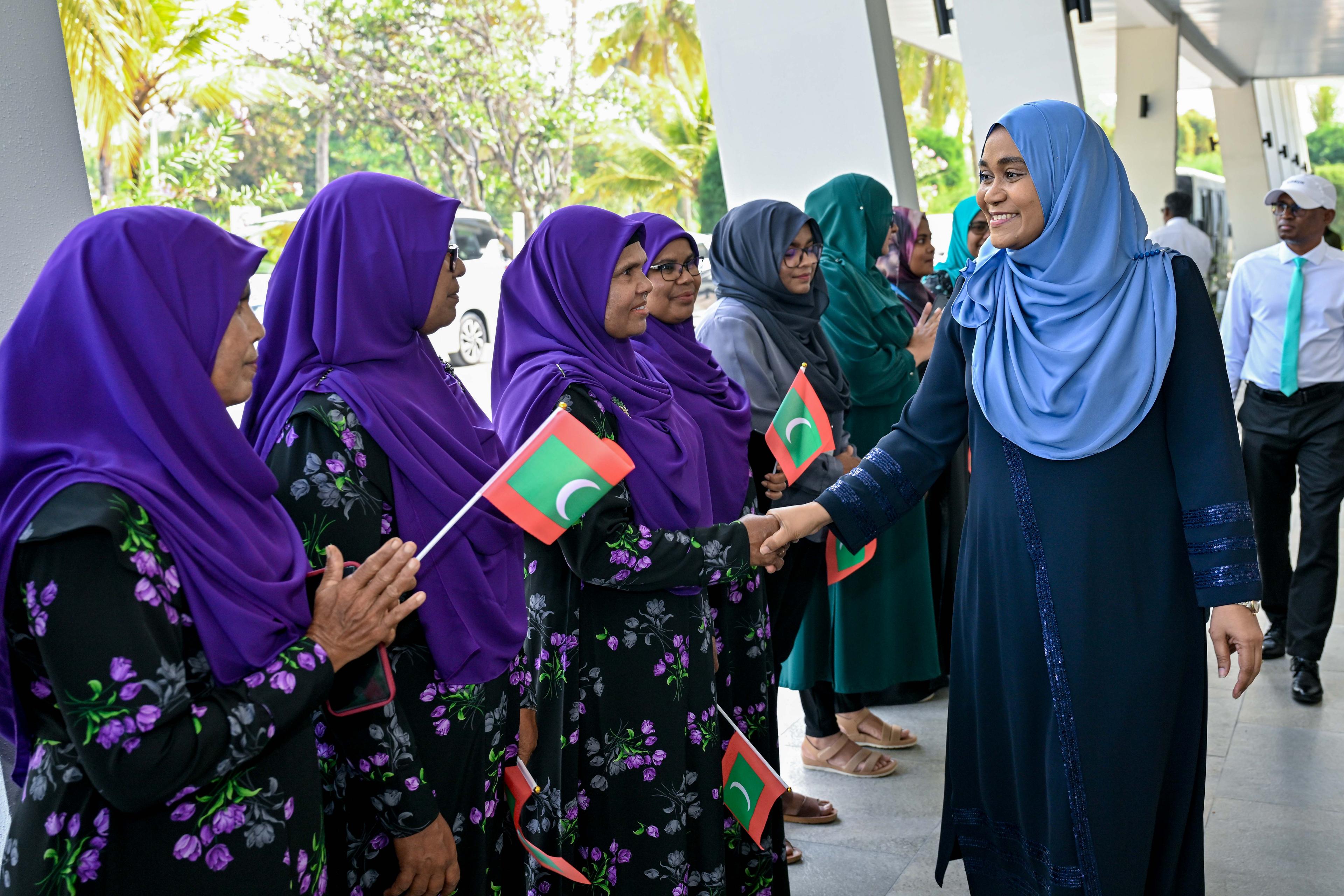 އަންހެނުންނަކީ މުޖުތަމަޢަށް މަގުދައްކާދޭ، ނަމޫނާ ލީޑަރުން: މެޑަމް ސާޖިދާ 