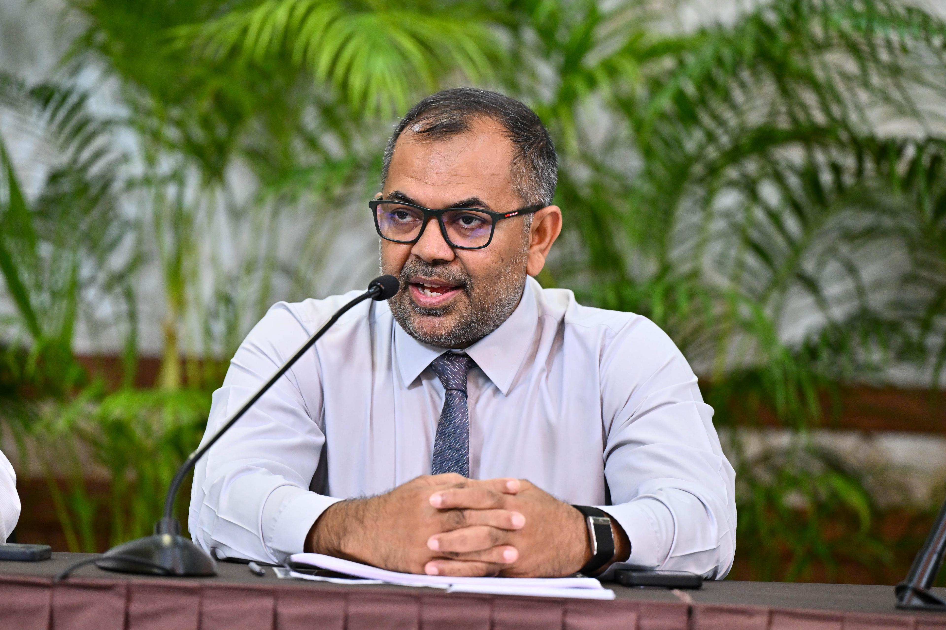 ތެޔޮ ލިބުމުގައި ތާށިކަމެއް ނެތް، ރައީސްގެ އަމާޒަކީ ތެލުގެ އަގުބޮޑުވިޔަ ނުދިނުން: ވަޒީރު ޒަމީރު 