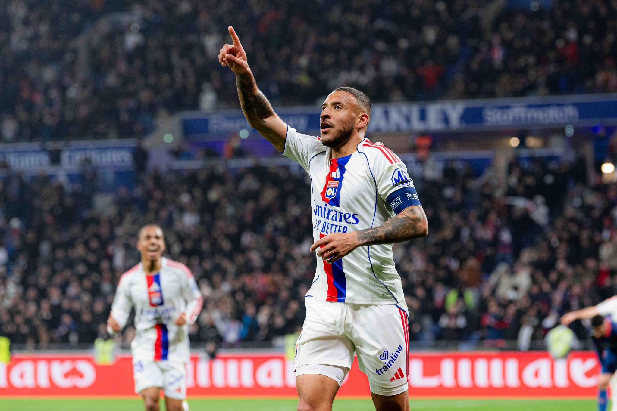 ޕެރިސް އެފްސީ އަތުން ފަހުވަގުތު ލިއޯން ސަލާމްކޮށްދިނީ ޓޮލިސޯ