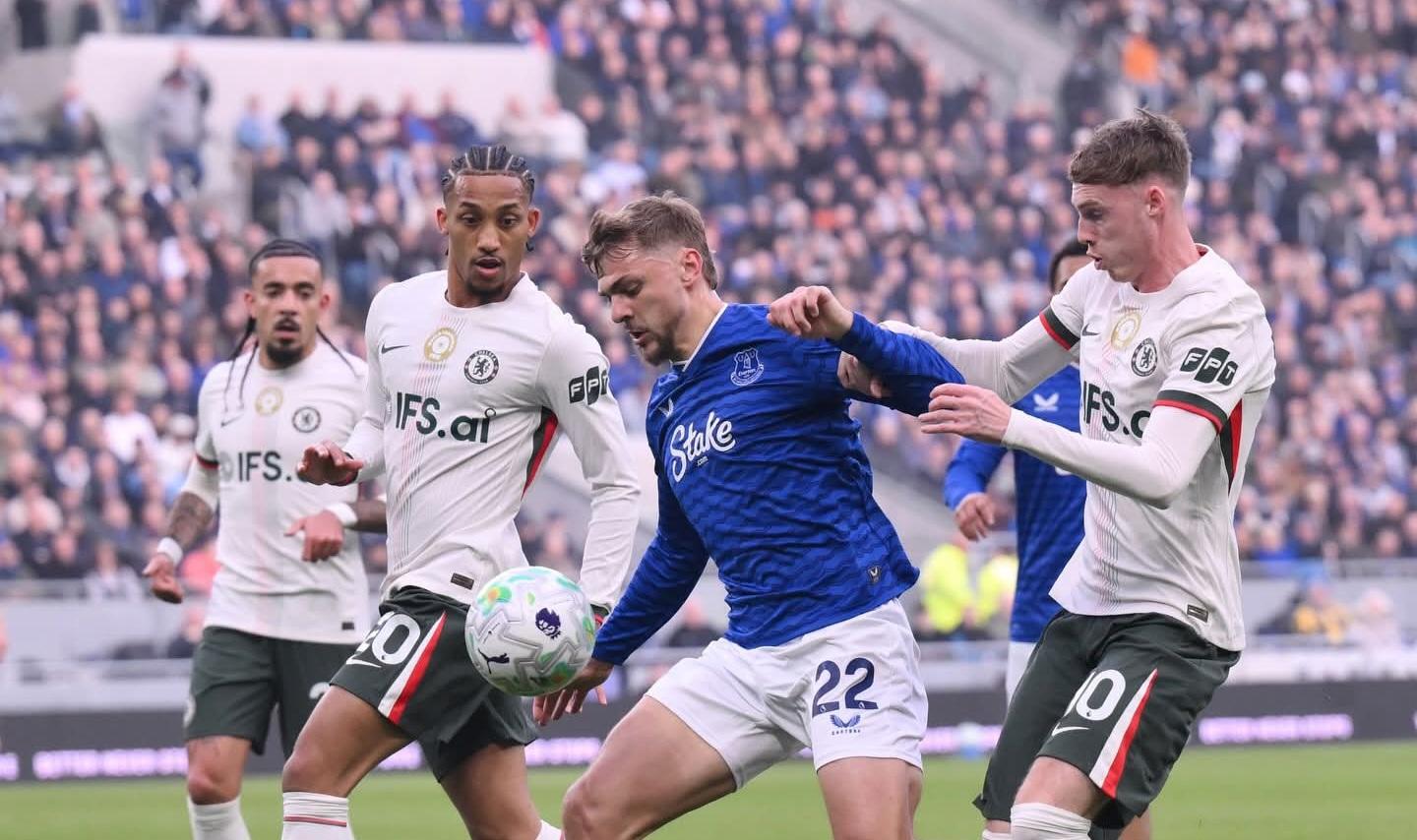 އަމިއްލަ ދަނޑުގައި ޗެލްސީ އަތުން އެވަޓަންއަށް ފަސޭހަ މޮޅެއް