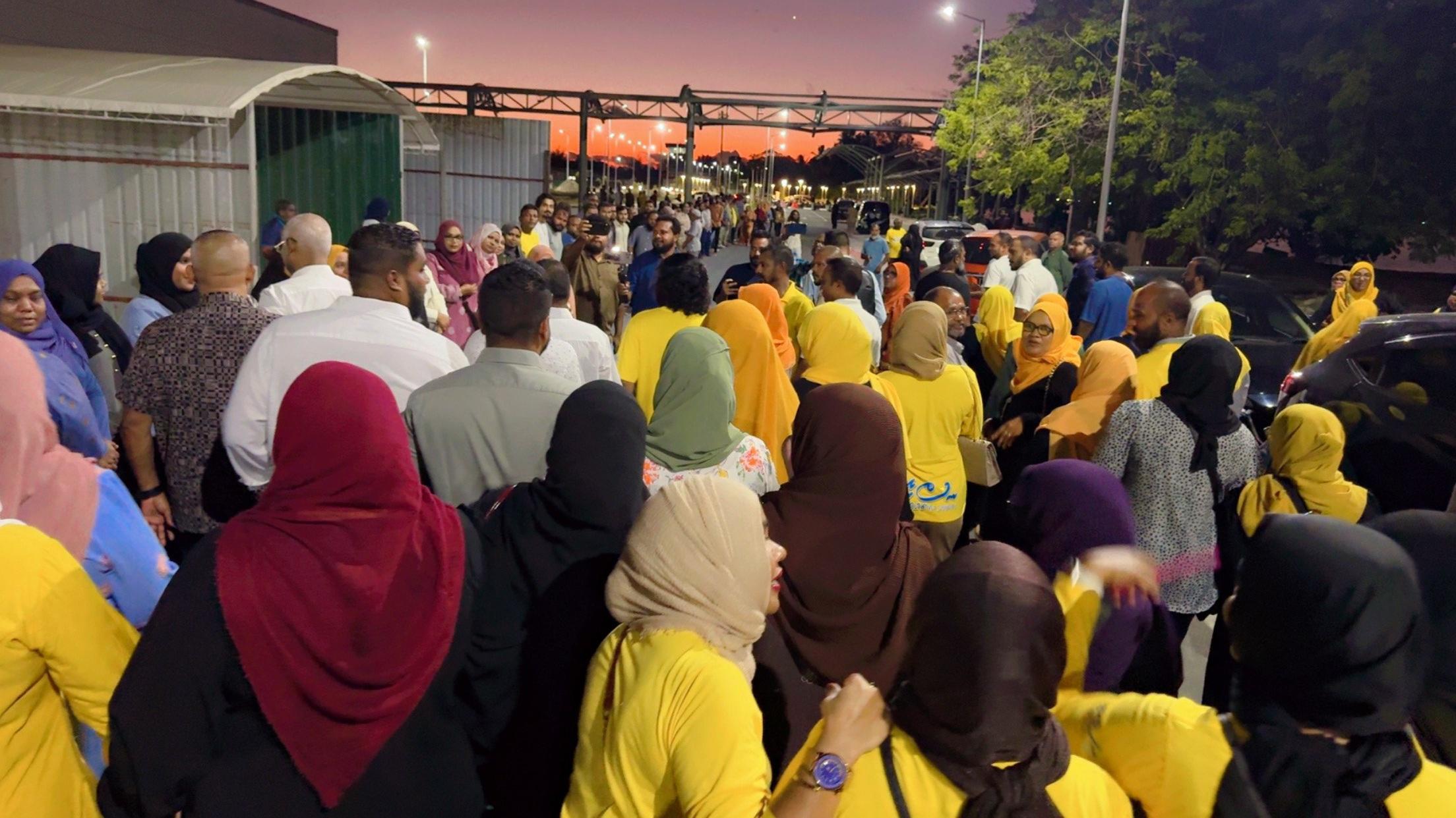 ރައީސް ސާލިހް އަށް އައްޑޫ އިން ހޫނު މަރުހަބާއެއް 